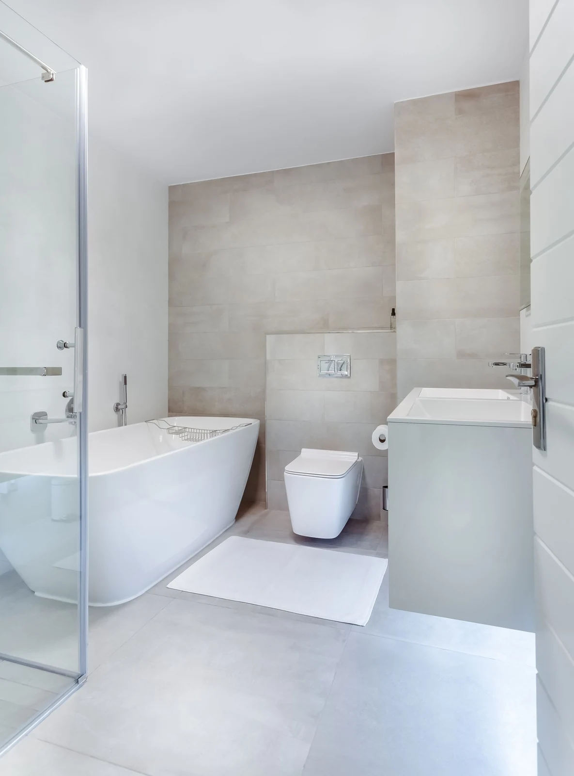 Bathroom layout and fittings