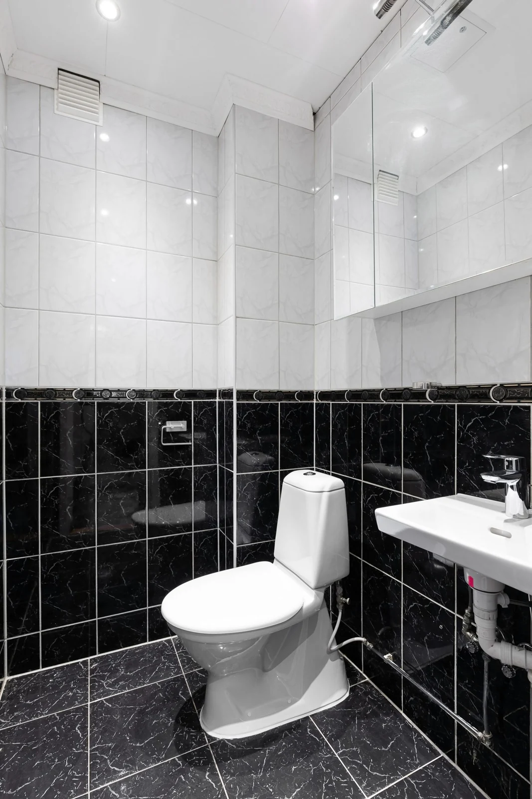 Bathroom layout and fittings