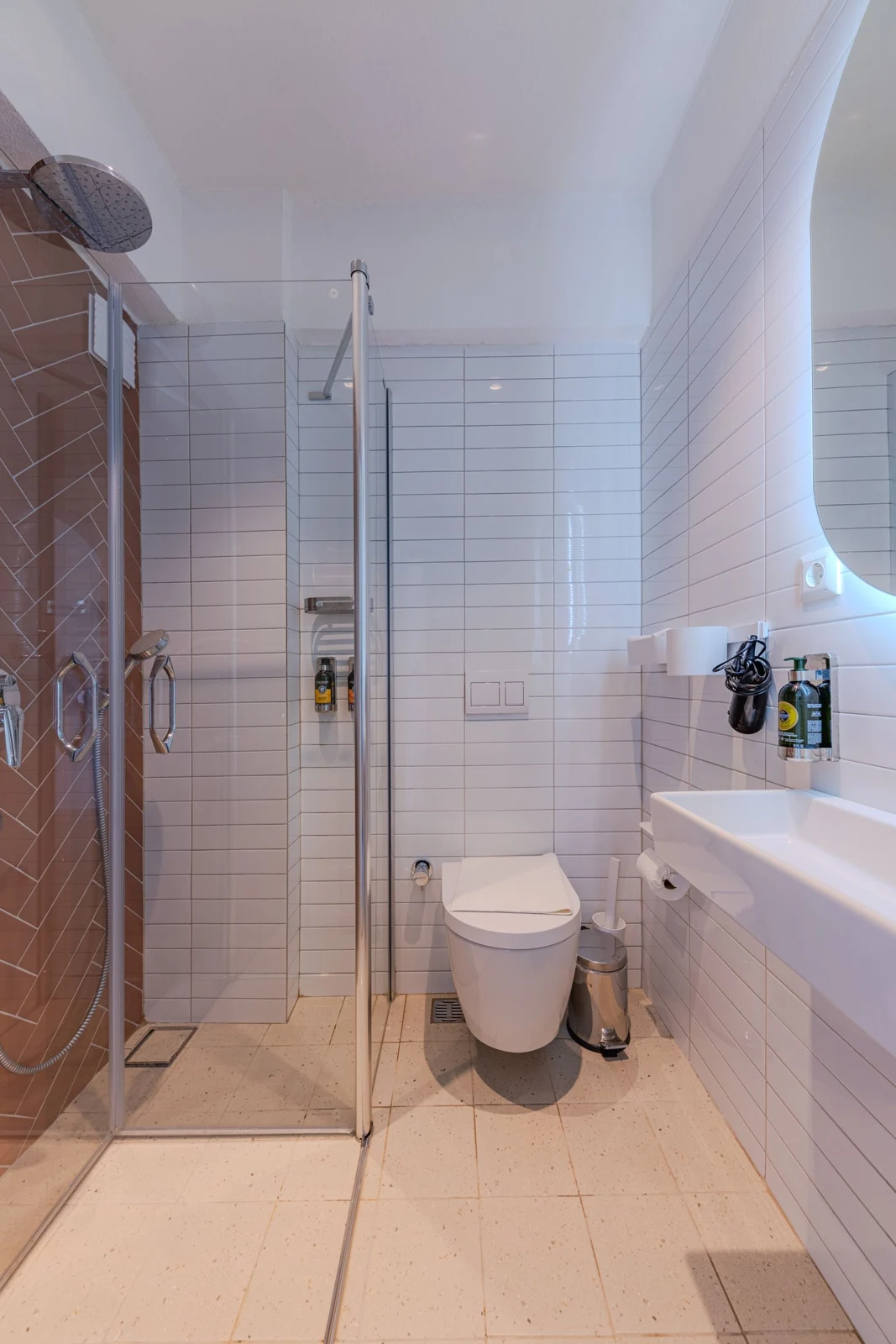 Bathroom layout and fittings