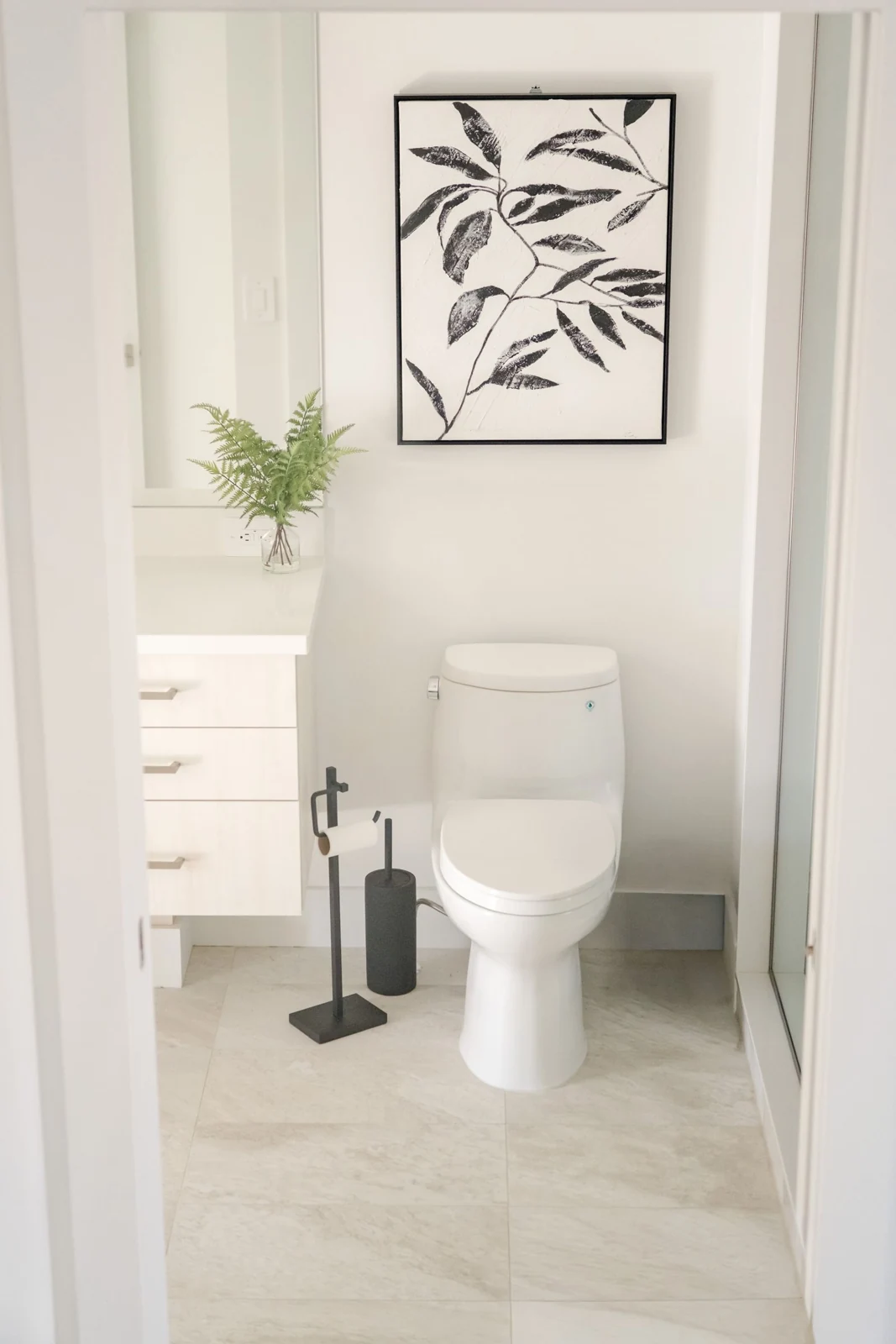 Bathroom layout and fittings