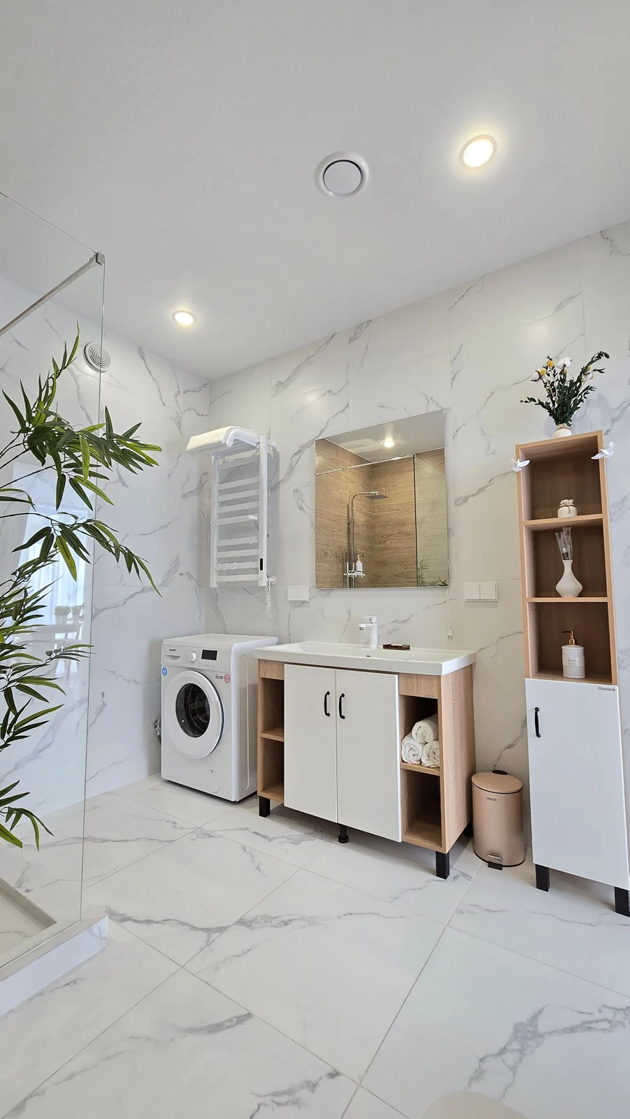 Bathroom layout and fittings