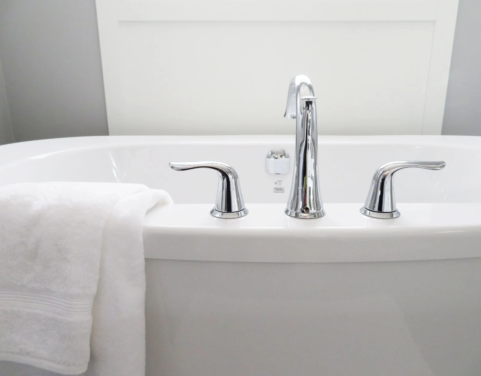Chrome bath tap and handles