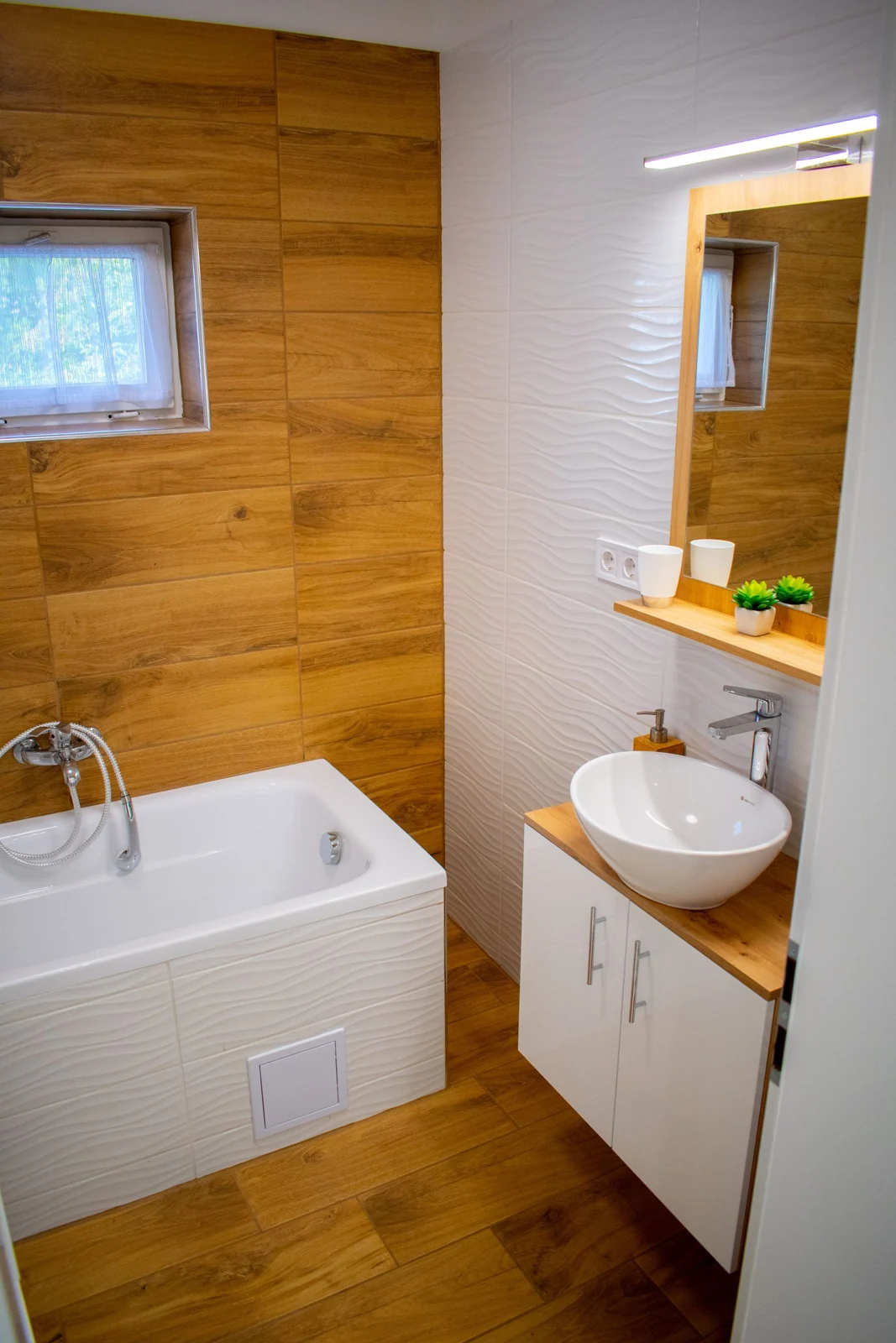 Bathroom layout and fittings