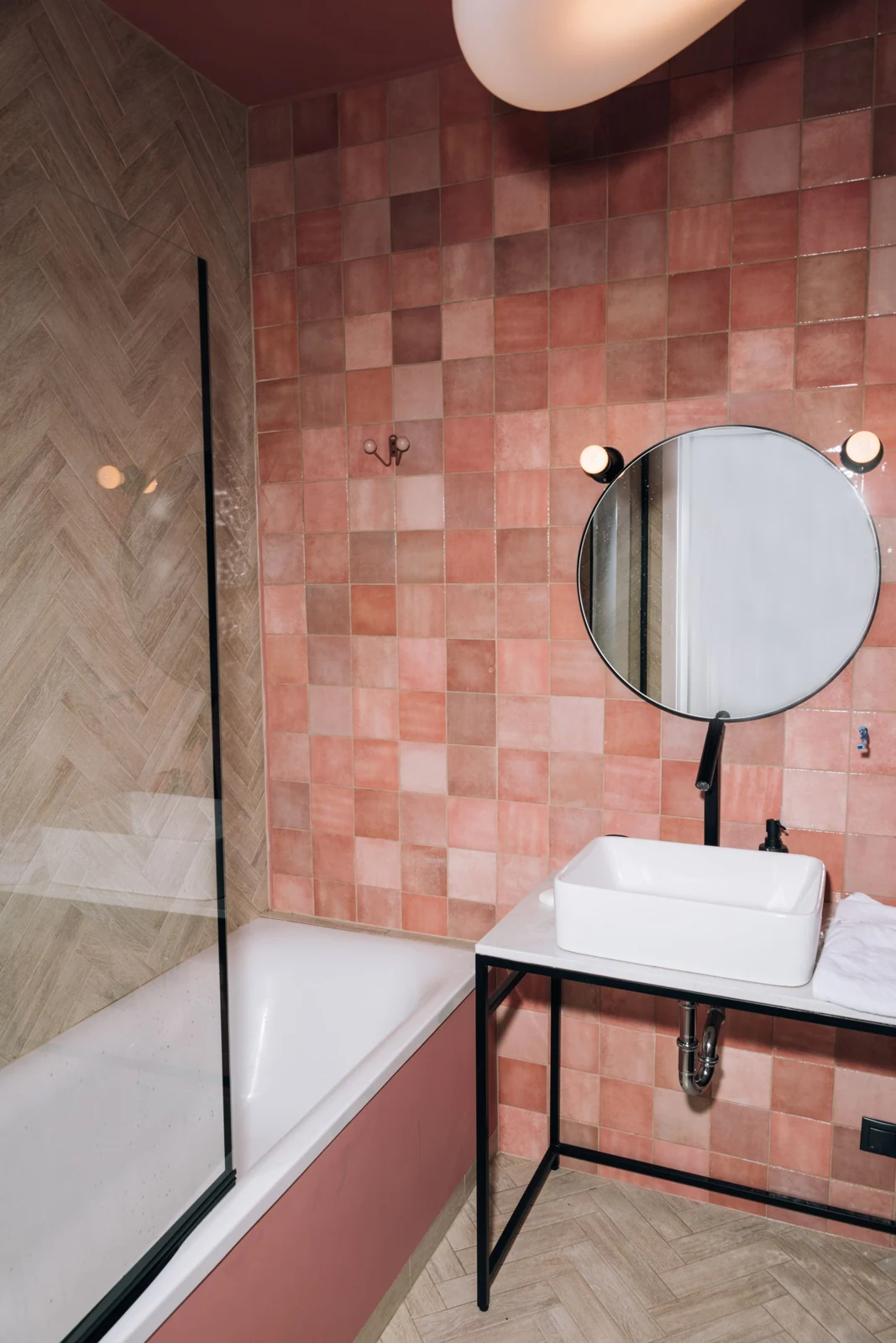 Bathroom layout and fittings