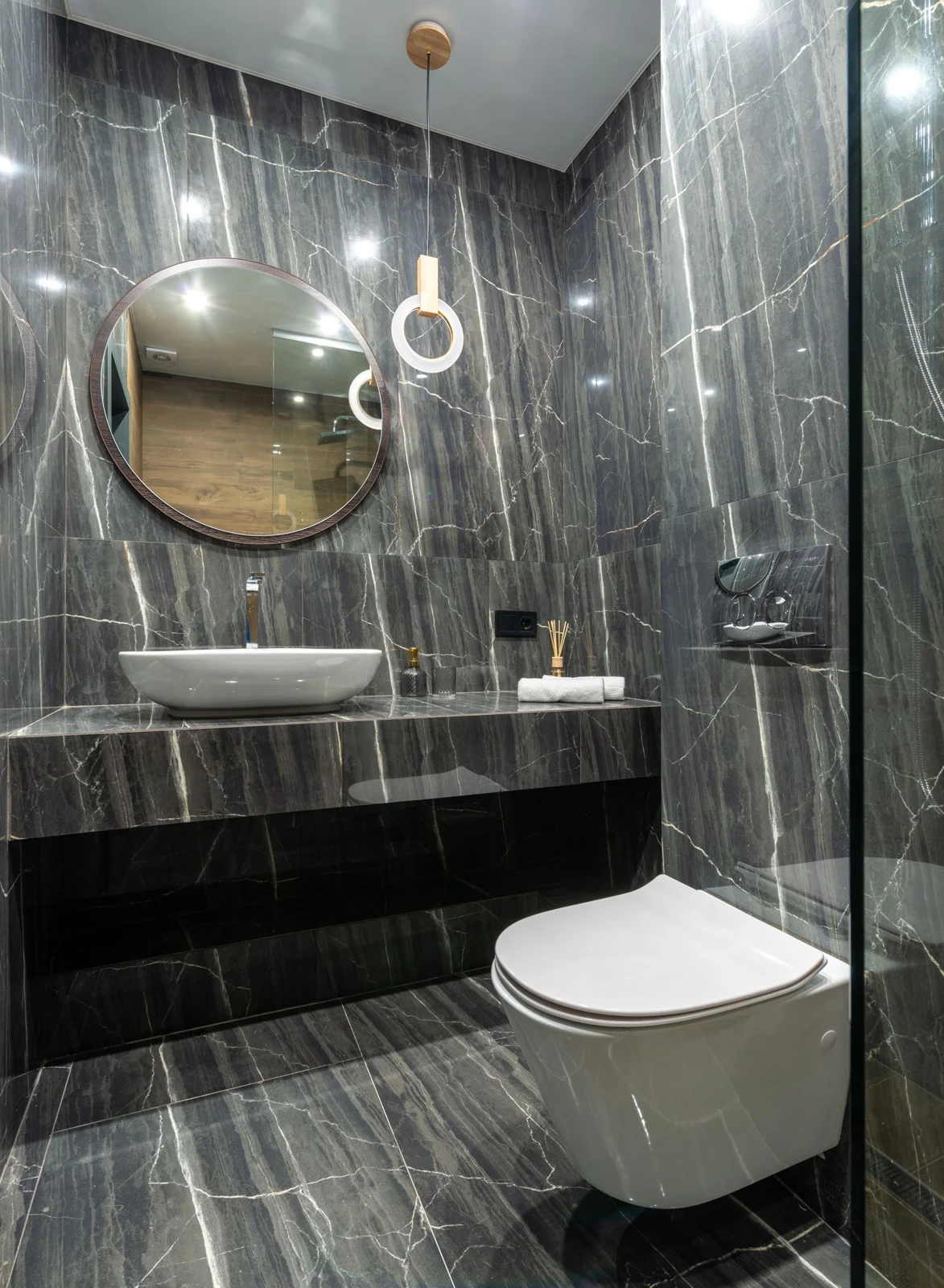 Bathroom layout and fittings