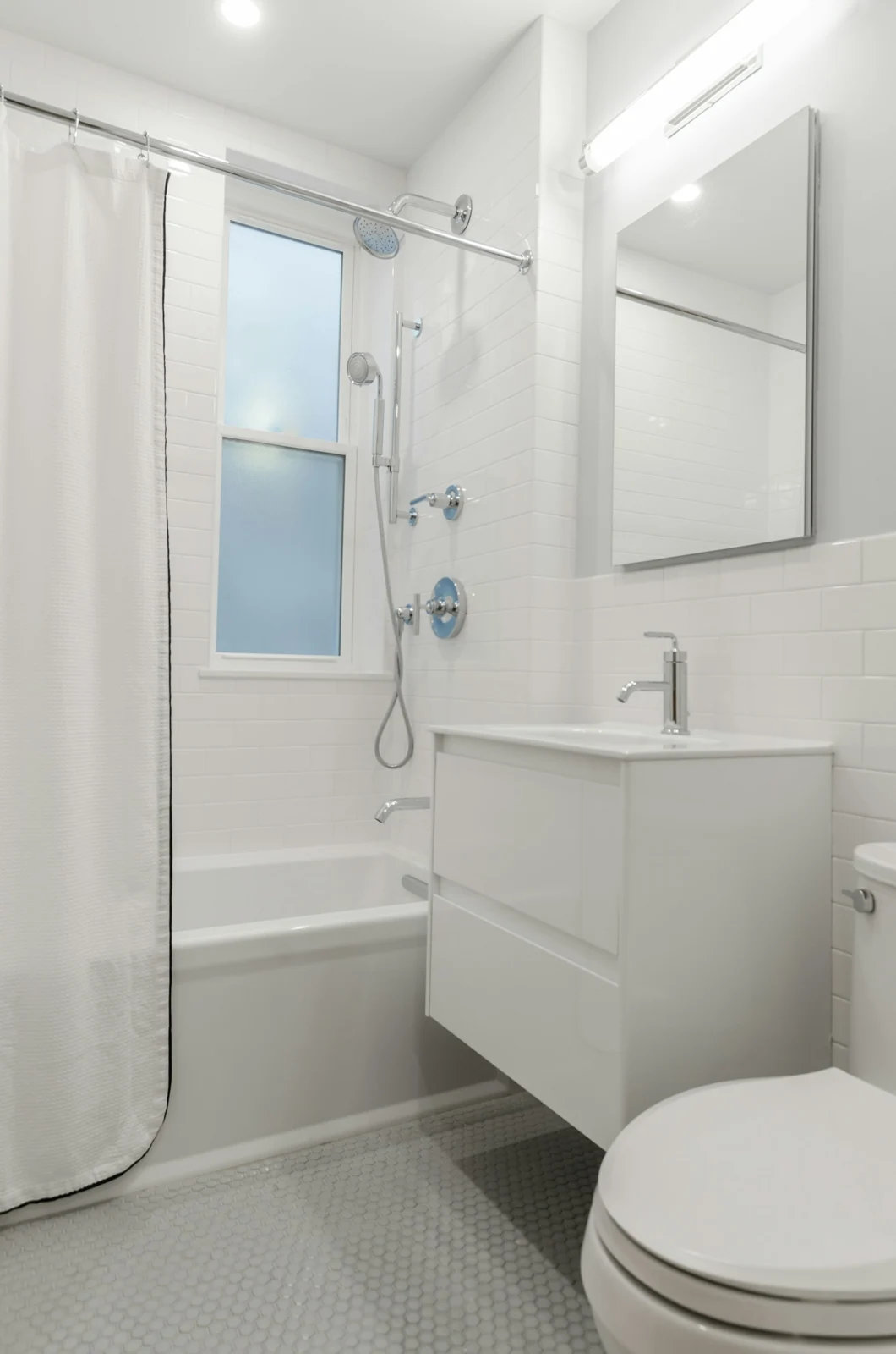 Bathroom layout and fittings